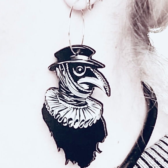 Medico Della Peste~ Plague Doctor Bird Beak Venetian Masquerade Gas Mask Earring - Picture 8 of 13